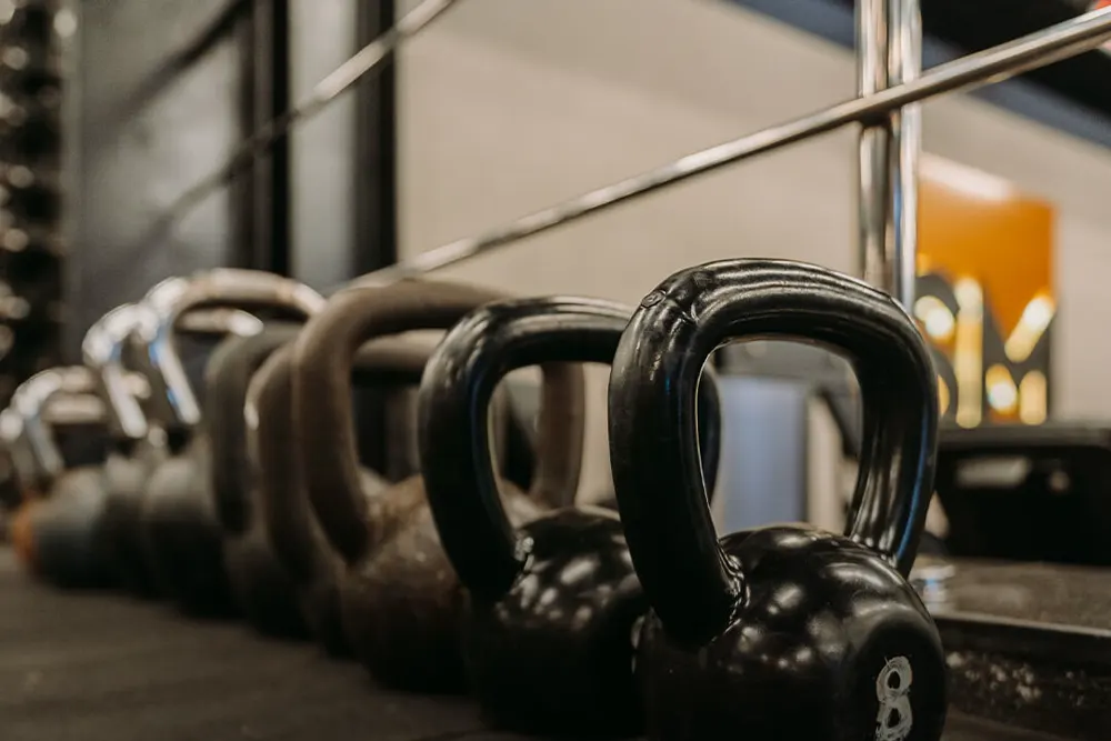Kettlebells enfileirados